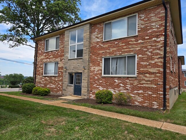 Building Photo - Yorktowne Apartments