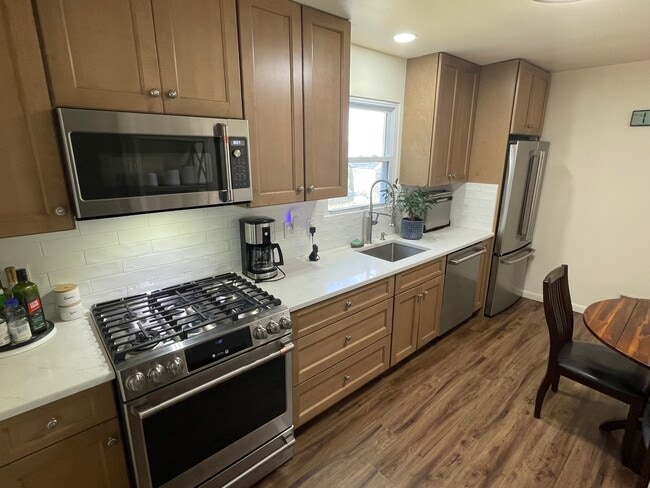 Foto del edificio - 950 S Plympton St