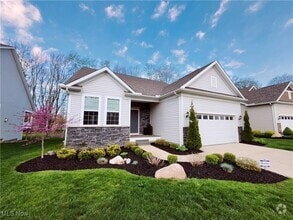Building Photo - 7830 Hunting Lake Dr