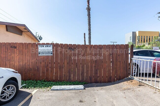 Foto del edificio - 6206 Mission Gorge Rd