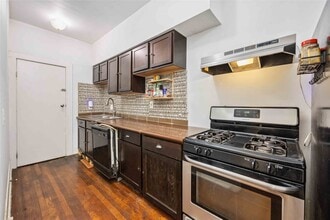 Building Photo - 2617 Cleburne St