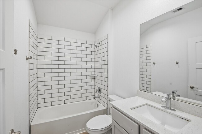 Foto del edificio - 14251 Big Bnd Dr