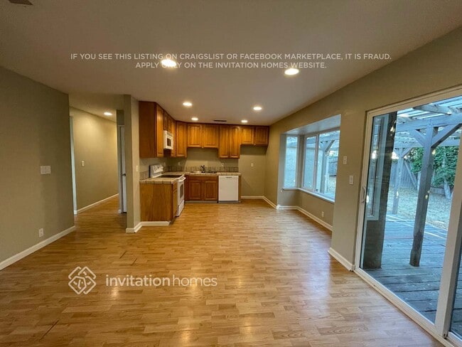 Building Photo - 612 Decoy Ln