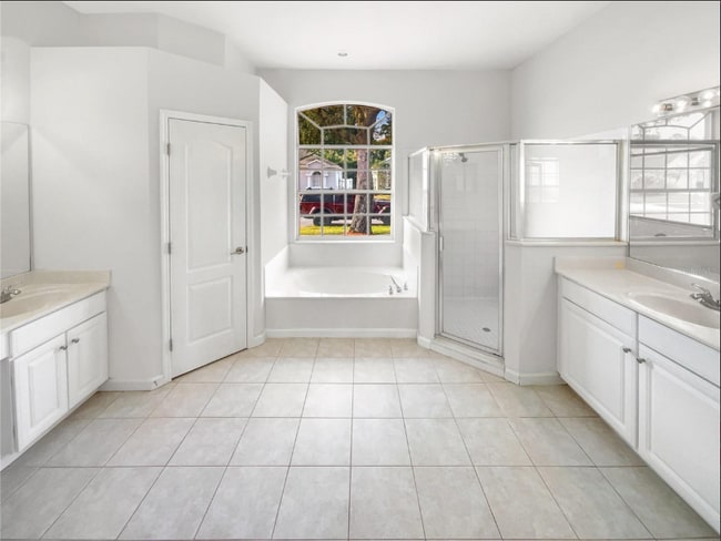 Foto del edificio - 725 Forestgreen Ct