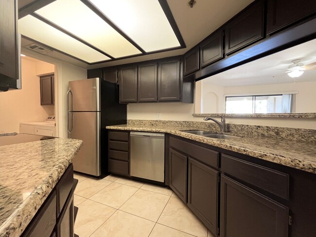 Foto del edificio - Luxurious 2 Bd 2 Ba Condo in Biltmore!