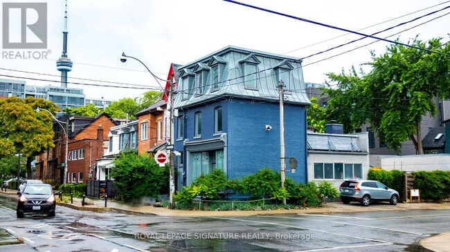 Photo du bâtiment - 623 Wellington St W