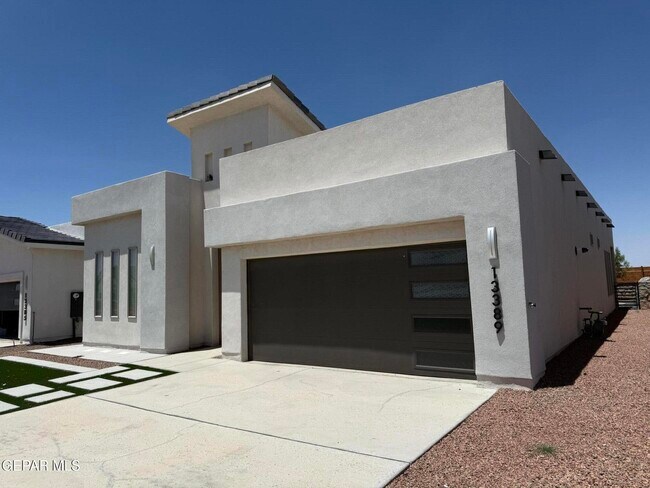Foto del edificio - 13389 Carterton Ave