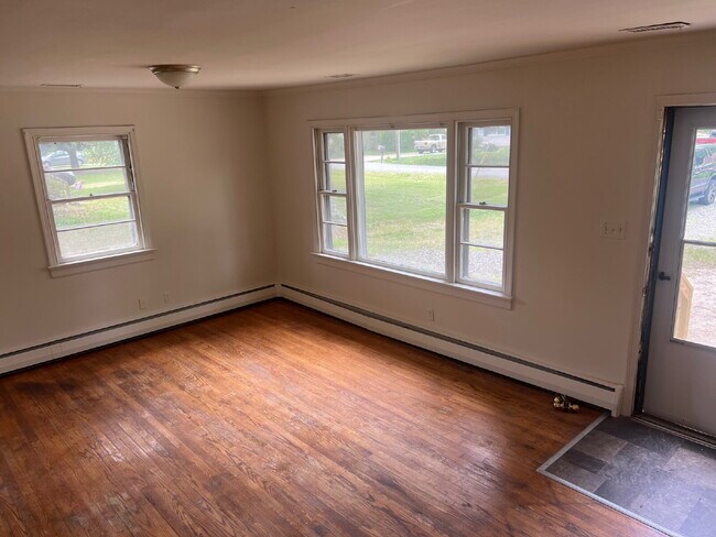 Foto del edificio - 3 Bedroom Rancher on Spacious Lot