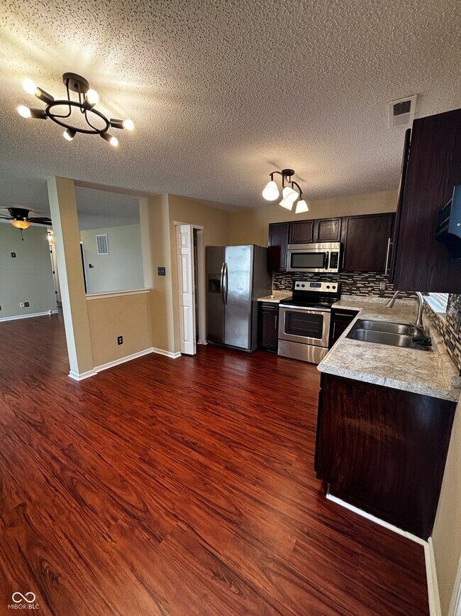 Building Photo - 2434 Harvest Moon Dr