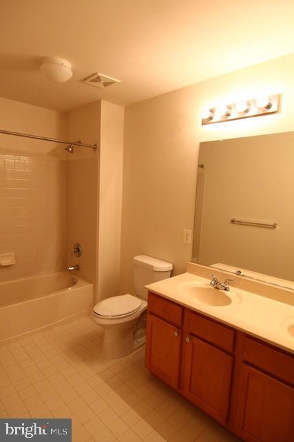 Building Photo - 7710 Valley Oak Dr