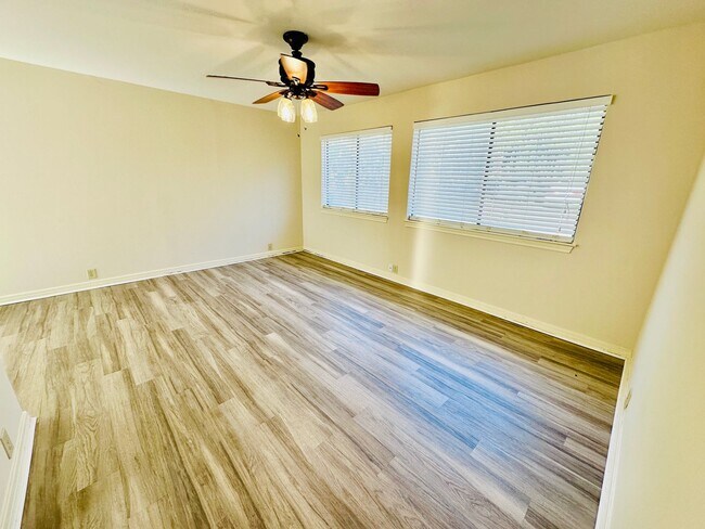 Foto del edificio - Ground Floor 1BR Condo with Private Yard in South Austin