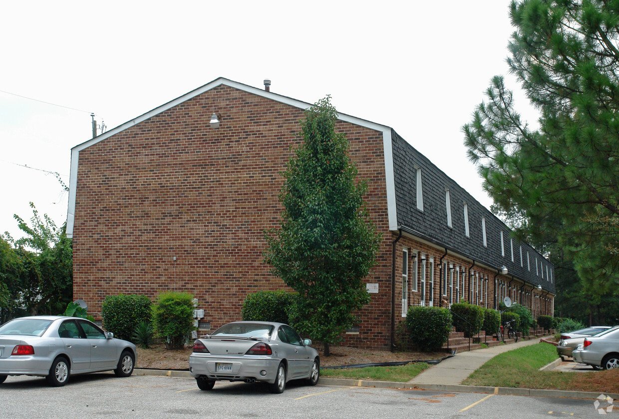 Building Photo - A-VADTO Gardens Apartments