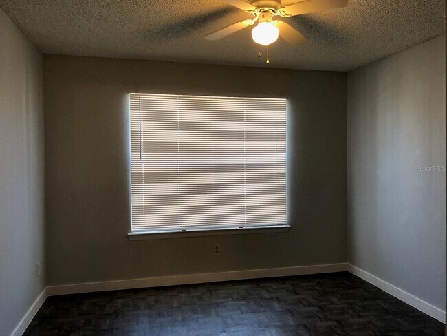 Foto del edificio - 5540 Devonbriar Way