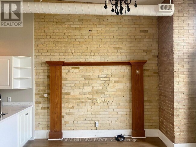 Photo du bâtiment - 18 Water St N