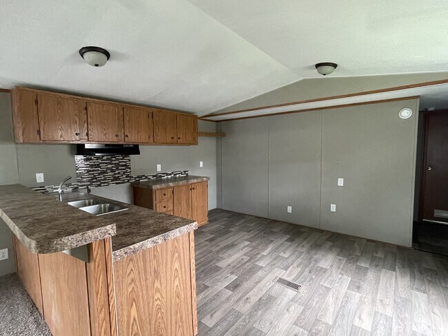 Building Photo - 1100 Lovers Ln