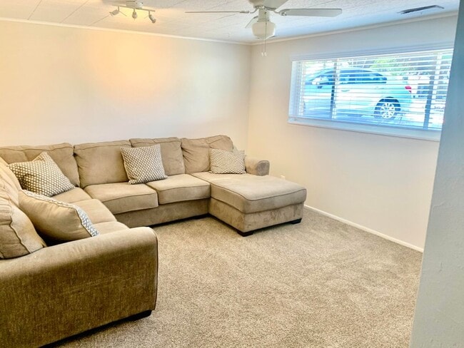 Foto del edificio - 2022 W Carefree Cir