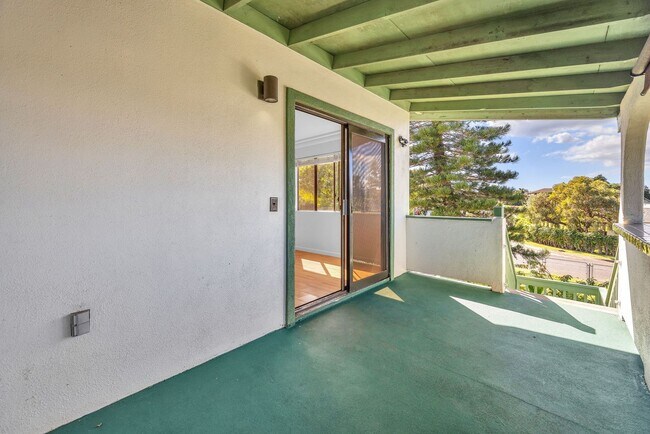 Foto del edificio - Charming 3BR Makawao Upstairs Home – Bright, Breezy & Move-In Ready