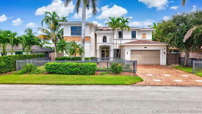 Building Photo - 260 NE Wavecrest Ct