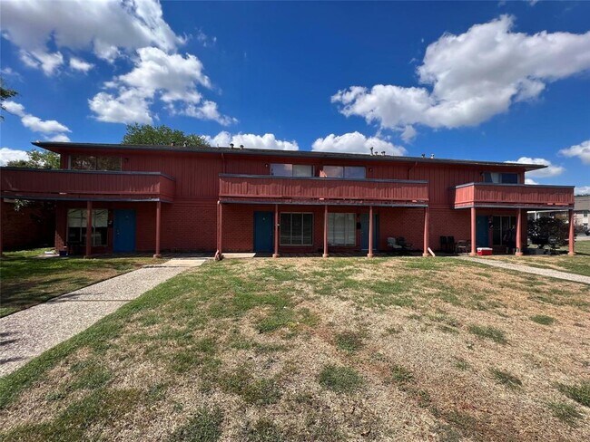 Building Photo - 2816 Lafferty Rd