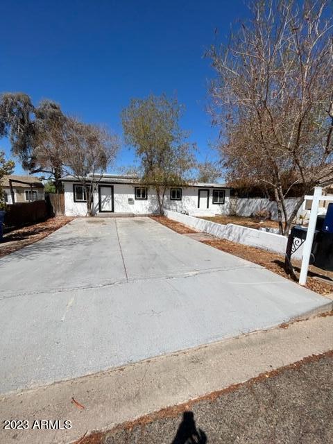Foto principal - 814 S Greenleaf Ln