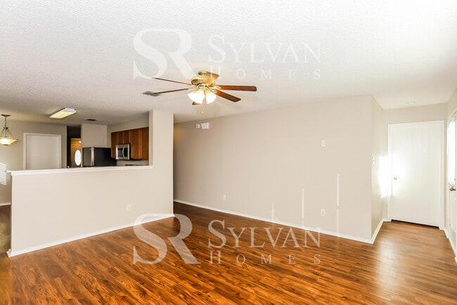 Building Photo - Enjoy living the good life in this 4 bedroom, 2 bathroom home