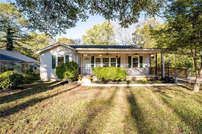 Foto del edificio - 2710 Maple Rd SE