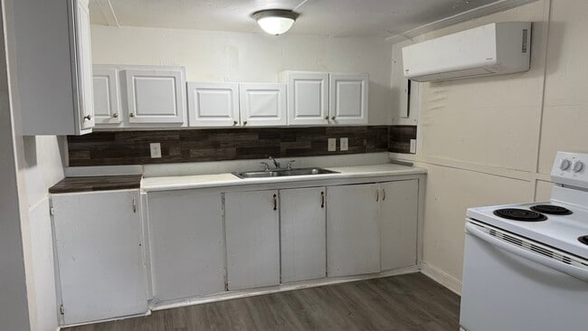 Building Photo - 1613 Easterling Dr