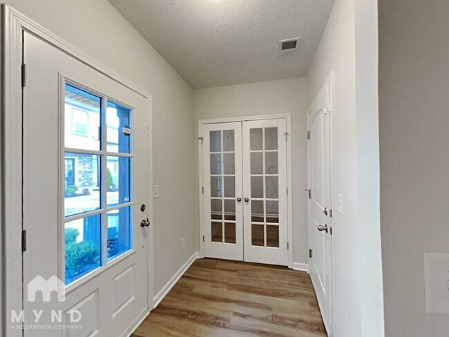 Foto del edificio - 302 Negri Ct