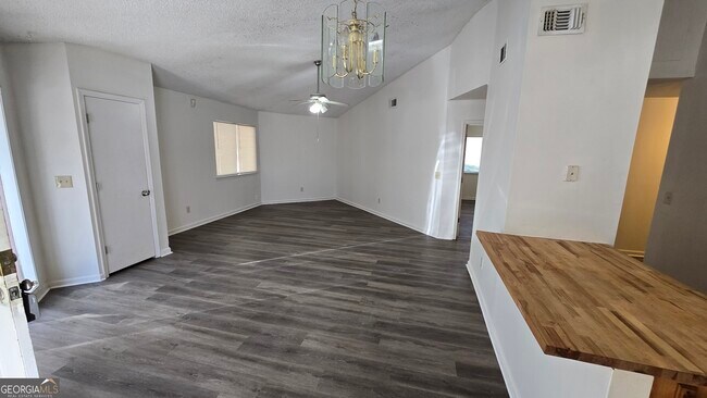 Foto del edificio - 209 Hillcrest Dr