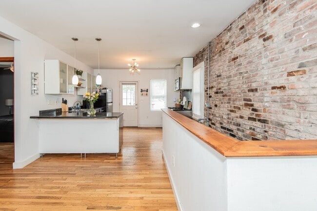 Foto del edificio - 4048 Walsh St