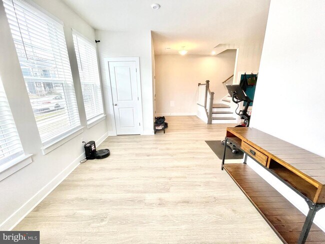 Foto del edificio - 1544 Meadowlark Glen Rd