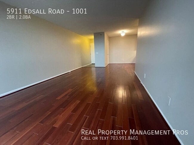 Foto del edificio - 5911 Edsall Rd