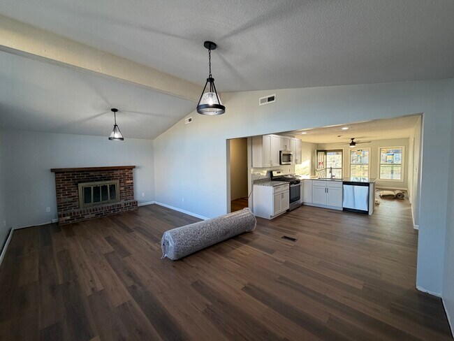 Foto del edificio - 1327 Bethany Ln