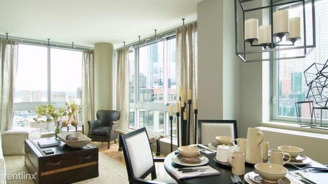 Foto del edificio - 455 W 37th St