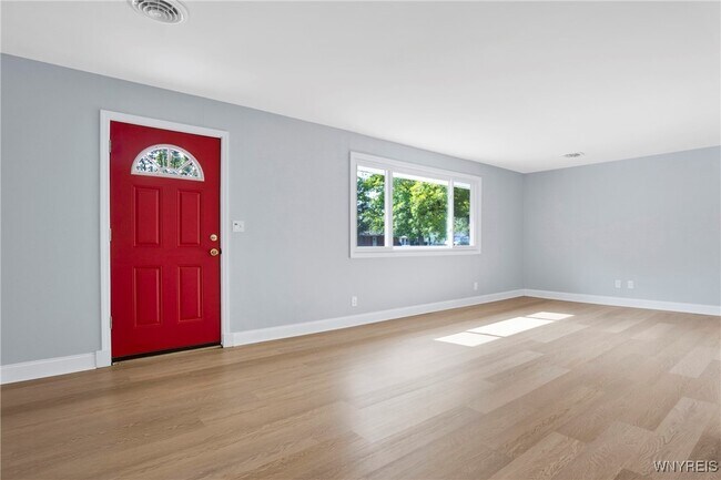 Foto del edificio - 28 Campus Dr W