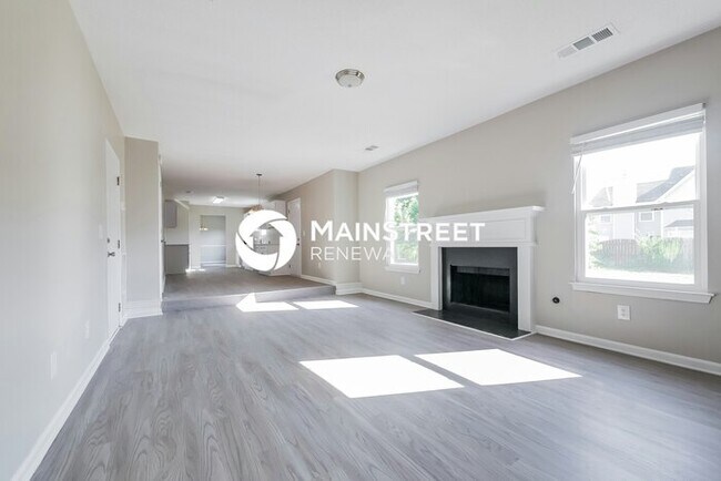 Building Photo - 4 Bedroom Pet-Friendly Home in Atlanta, GA with Main Street Renewal