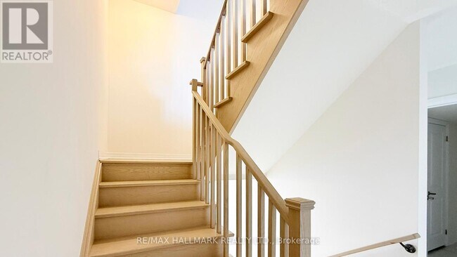 Photo du bâtiment - 80 Lunay Dr.