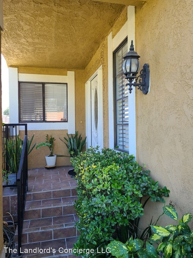 Building Photo - 3 br, 3 bath House - 48 Redrock Ln