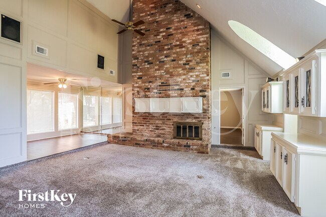 Foto del edificio - 6511 Misty Springs Ln
