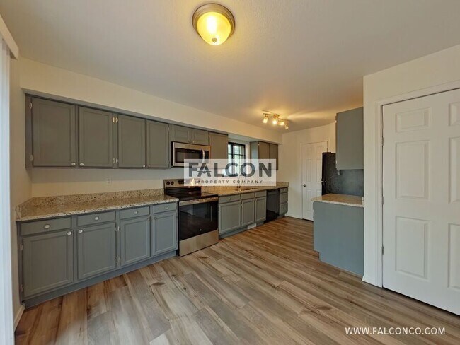 Building Photo - 5949 Wisteria Dr