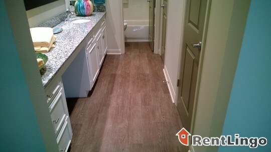 Foto principal - 4620 N Braeswood Blvd