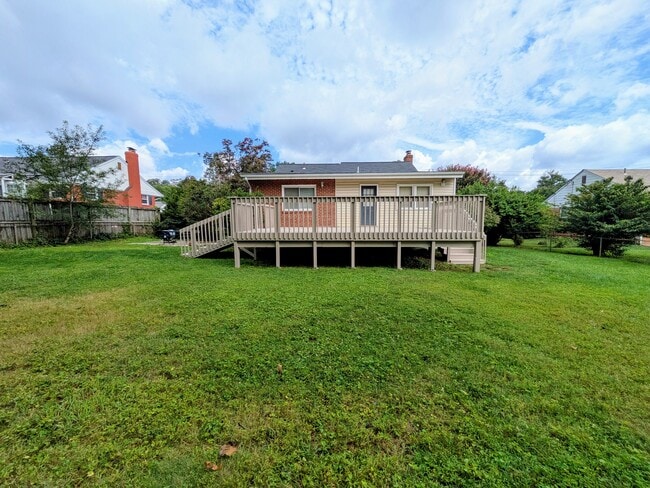 Building Photo - 7205 Wayne Dr
