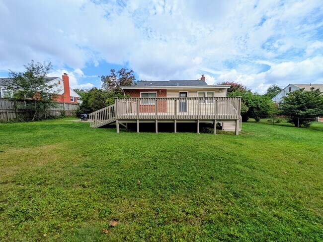 Foto del edificio - 7205 Wayne Dr