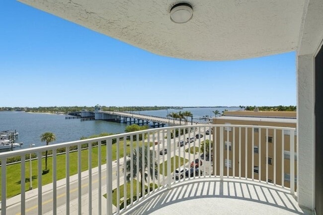 Photo - 3901 S Flagler Dr Apartment