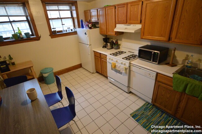 Foto del edificio - 854 W Waveland Ave
