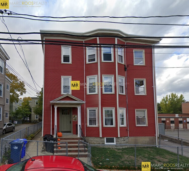 Primary Photo - 74 Brock St