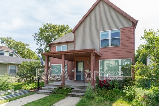 Photo - 2013 Bellefontaine St House