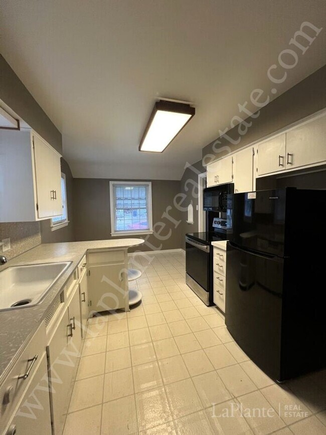 Foto del edificio - 3 Bedroom West Toledo Home for Rent