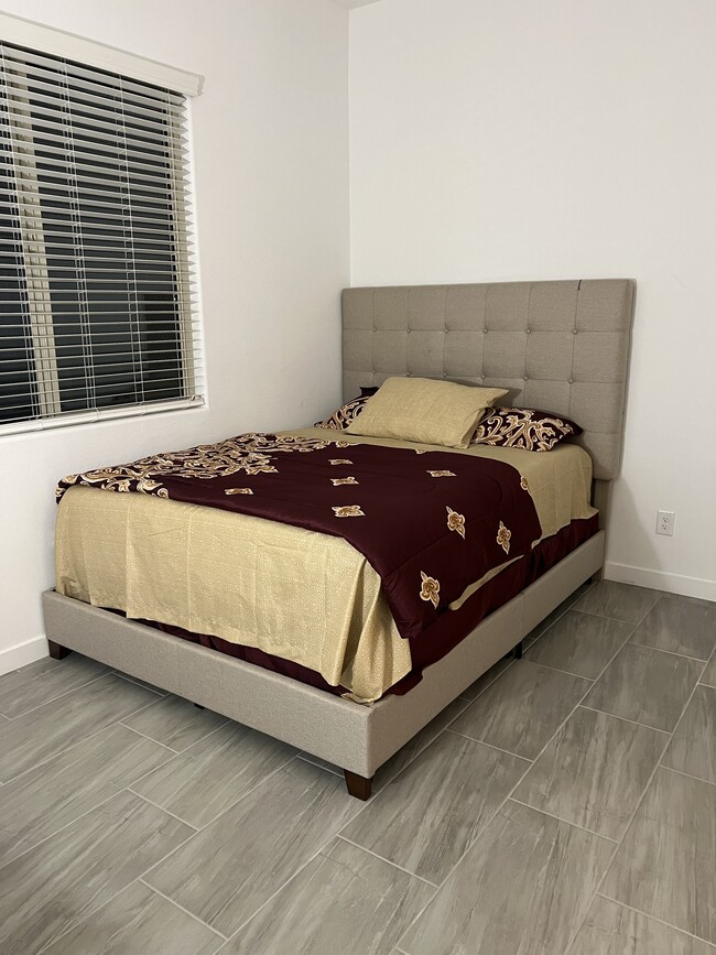 Casita bedroom - 19609 W Monterey Way
