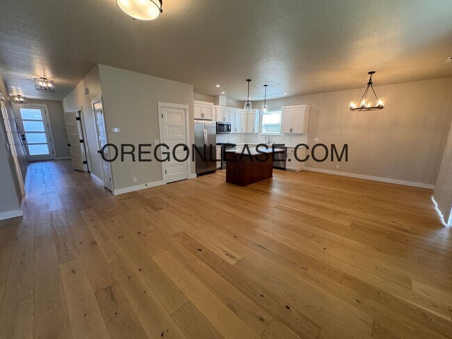 Building Photo - Spacious 4-Bedroom Home in Thurston Area –...